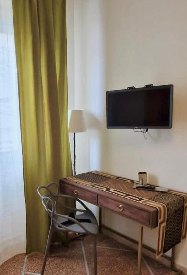 Migu Point Pisa Hotel Bagian luar foto